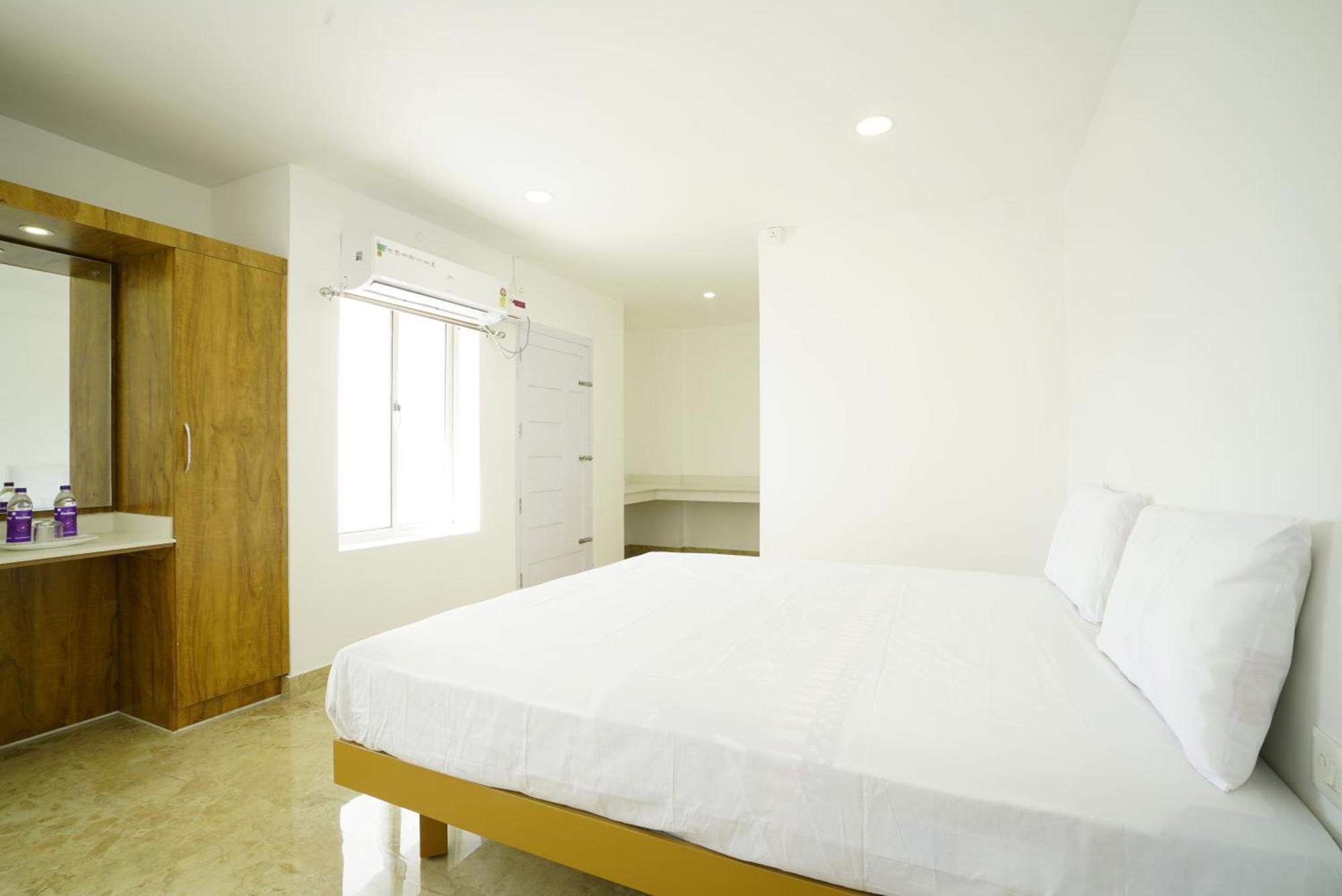 Quilon Residency Kundara Hotel Perumanseri Bagian luar foto