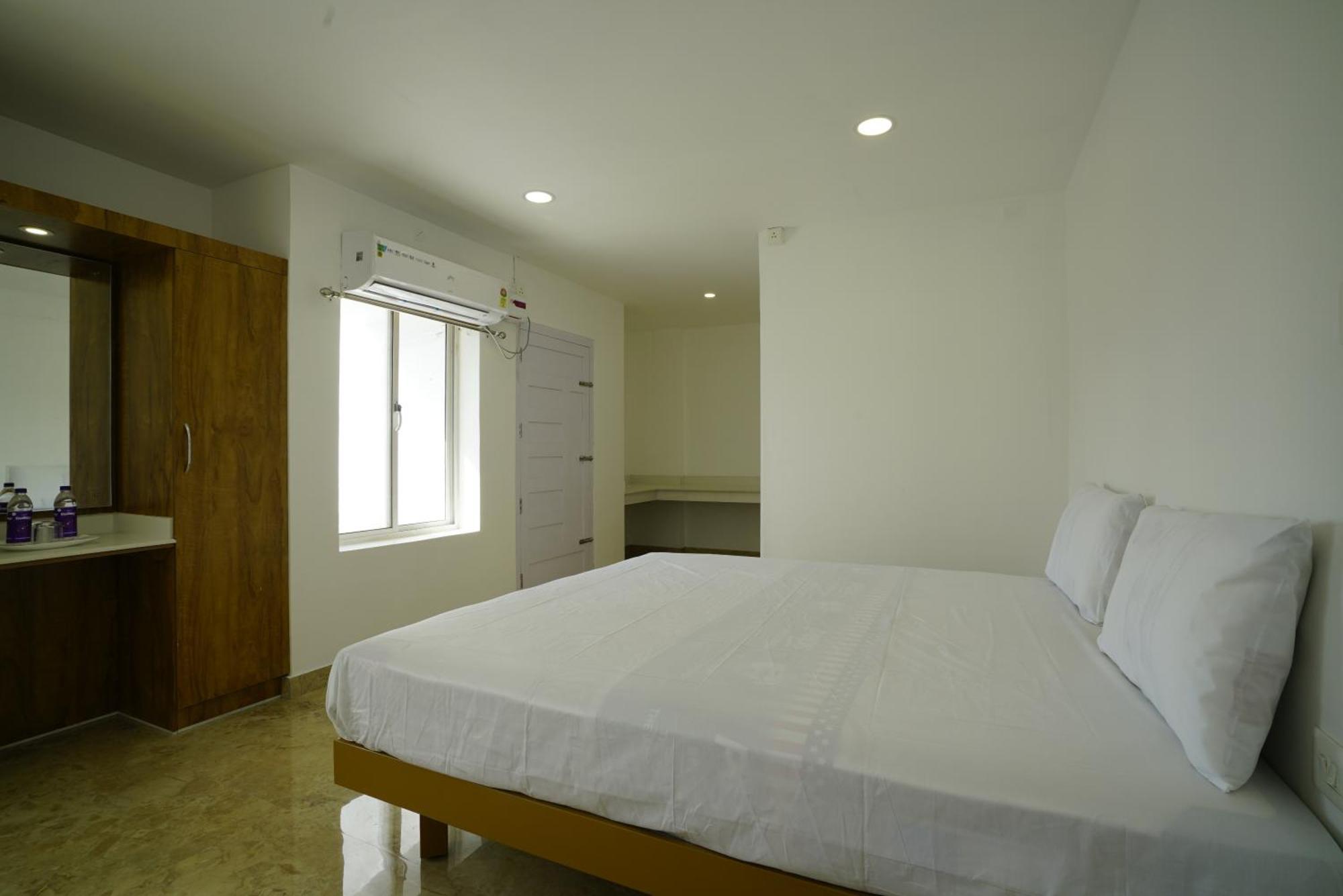 Quilon Residency Kundara Hotel Perumanseri Bagian luar foto