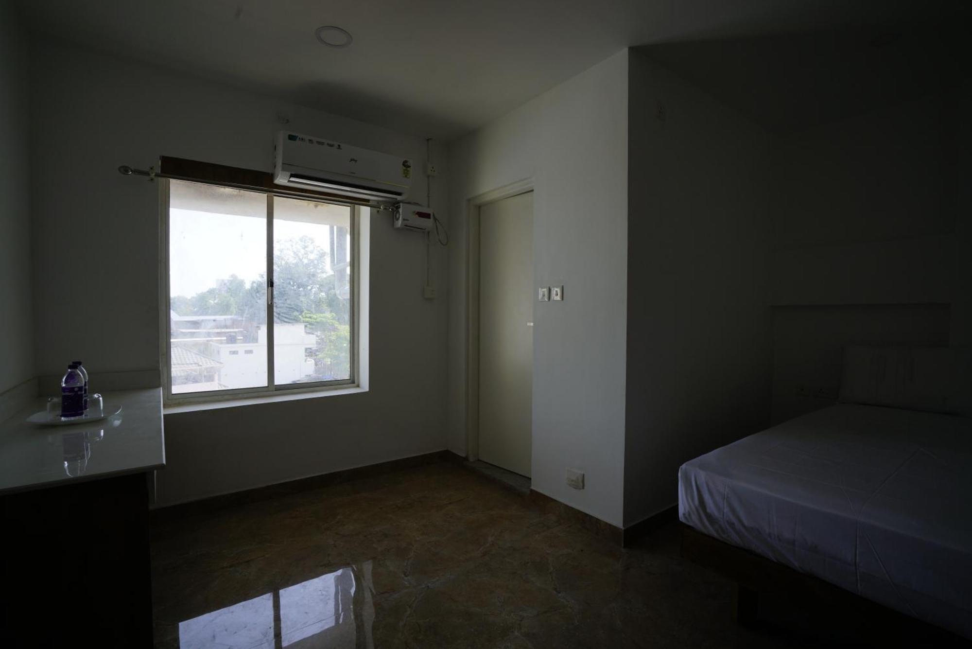 Quilon Residency Kundara Hotel Perumanseri Bagian luar foto