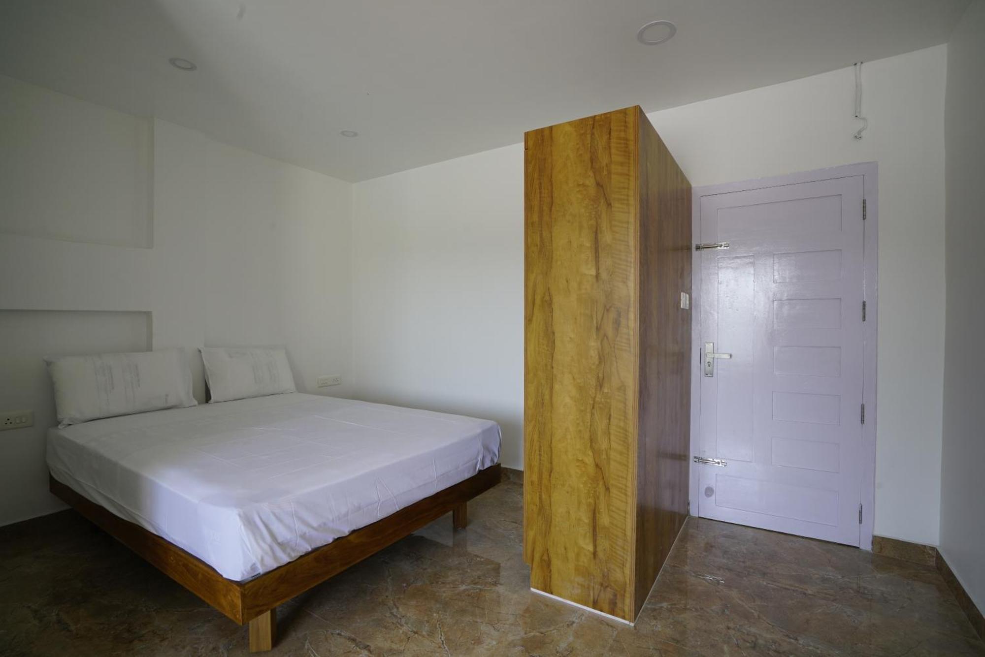Quilon Residency Kundara Hotel Perumanseri Bagian luar foto